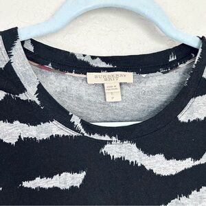 Burberry Brit gray zebra t shirt